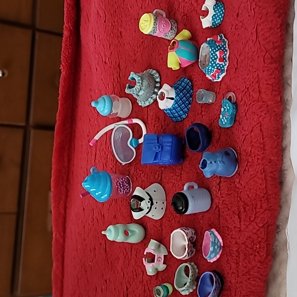 L.O.L. Surprise! Blue and Pink Doll Accessory Set Of 23
